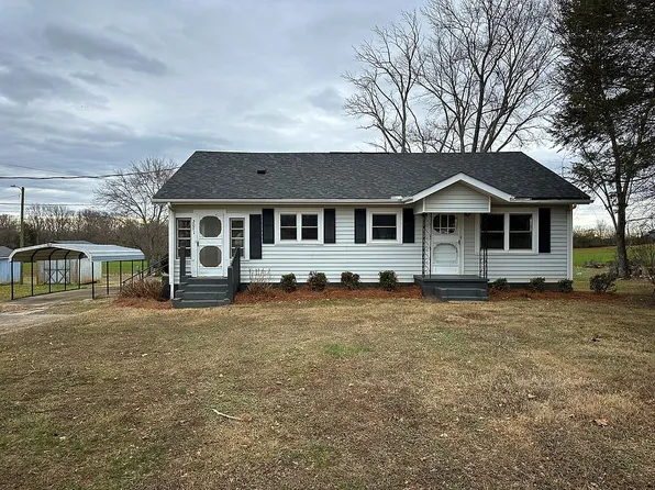 2051 W Old Us Highway 421, Yadkinville, NC 27055