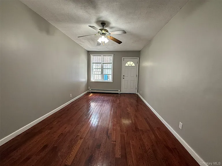 10106 Avenue K — Photo 2