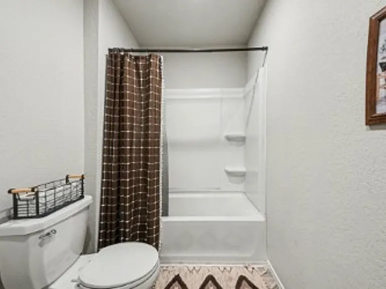 13450 Ashworth Blvd — Photo 21