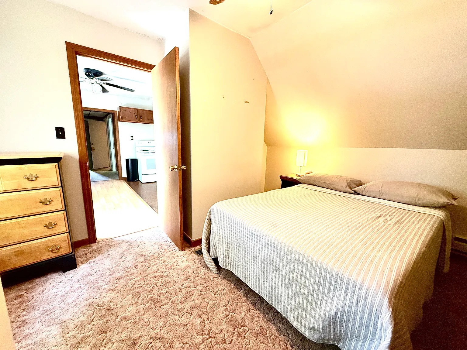 2 bed, 968 sqft, $1,550 — Photo 1