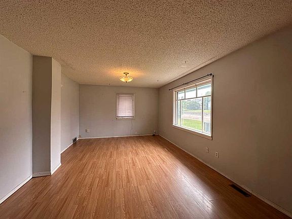 5th image of 5010 S 44th Ave