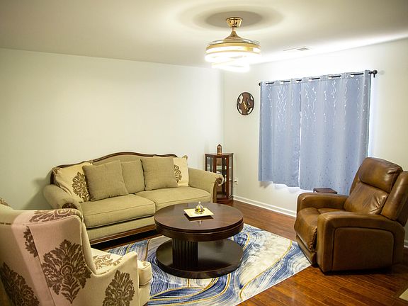 4th image of 122 Marjorie Pl