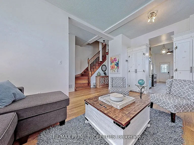 42 Cornell Meadows Ave — Photo 9