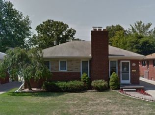 22608 Rosedale St, Saint Clair Shores, MI 48080