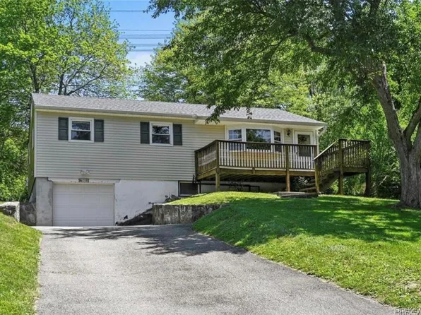 18 Tiger Road, Hopewell Junction, NY 12533
