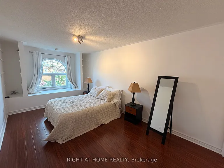 2 Mary Gapper Cres #7 — Photo 35