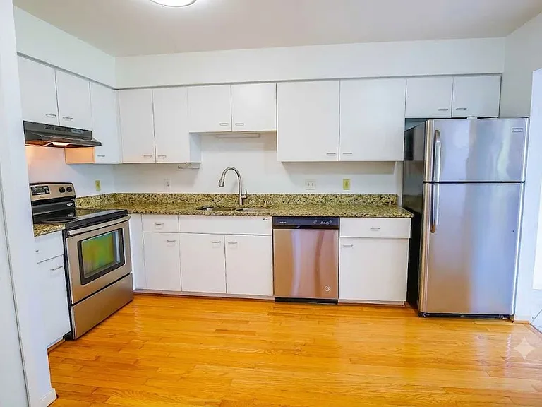 716 Eton Ct — Photo 12