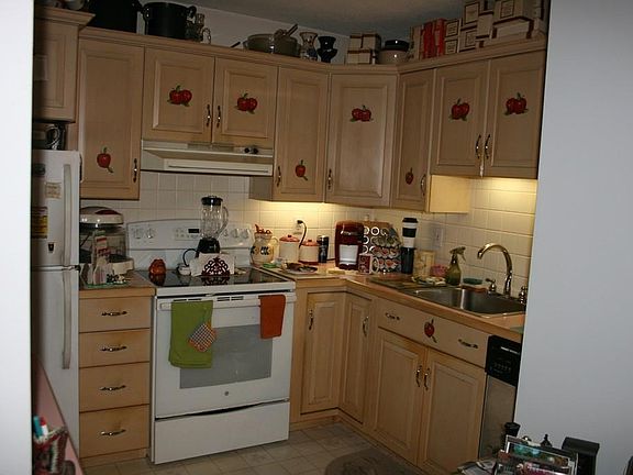 3rd image of 62 South St Unit 6