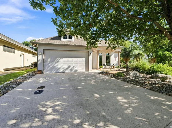 2748 INDIAN WELLS DR, Kerrville, TX 78028