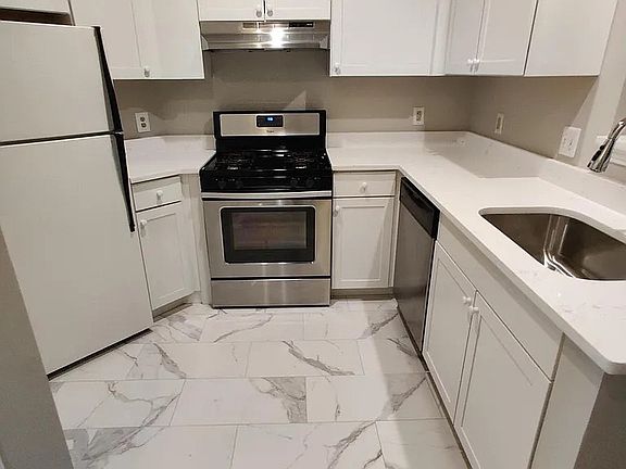 4th image of 13058 Autumn Woods Way APT 203