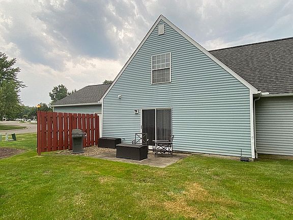 4th image of 14432 Thatchers Ln #118