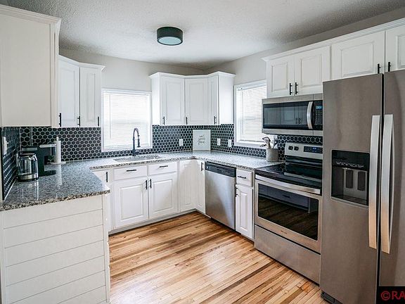 3rd image of 215 Marcy St
