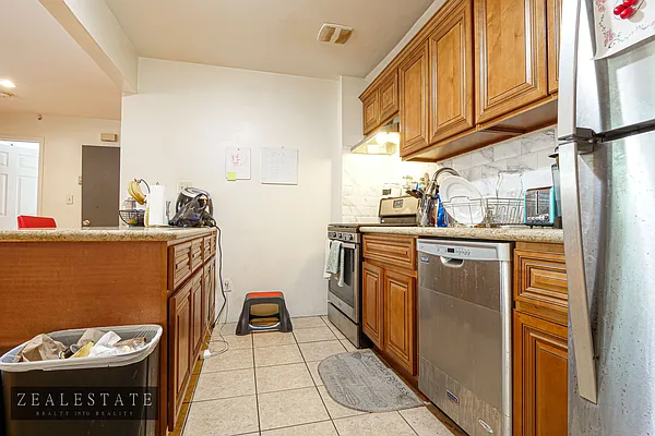 Rented by ZealEstate Group Inc | media 3