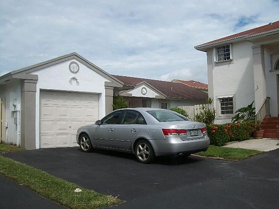 3rd image of 3751 NW 107th Ter