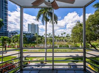 200 Diplomat Pkwy APT 325, Hallandale, FL 33009