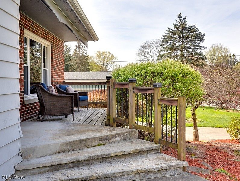 2nd image of 3067 Englewood Dr