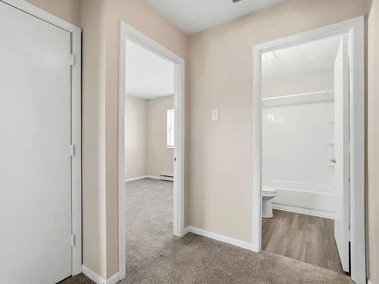 Hickory Creek Apartments — Photo 39