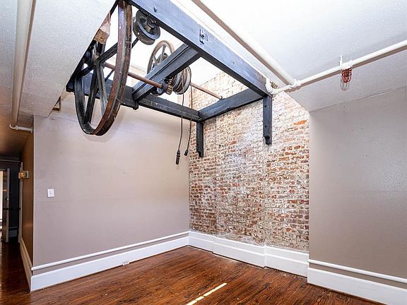 3rd image of 2119 Strand St #3B
