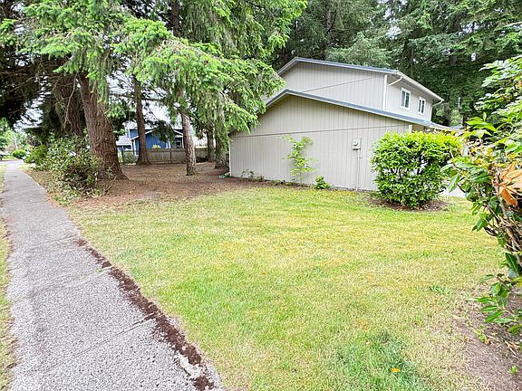 4th image of 5709 16th Ave SE #B