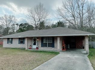 1913 Daniels Rd, Picayune, MS 39466