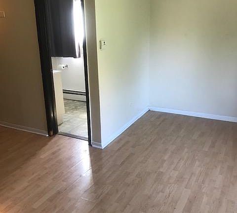 4th image of 367 Elmwood Ave APT 1