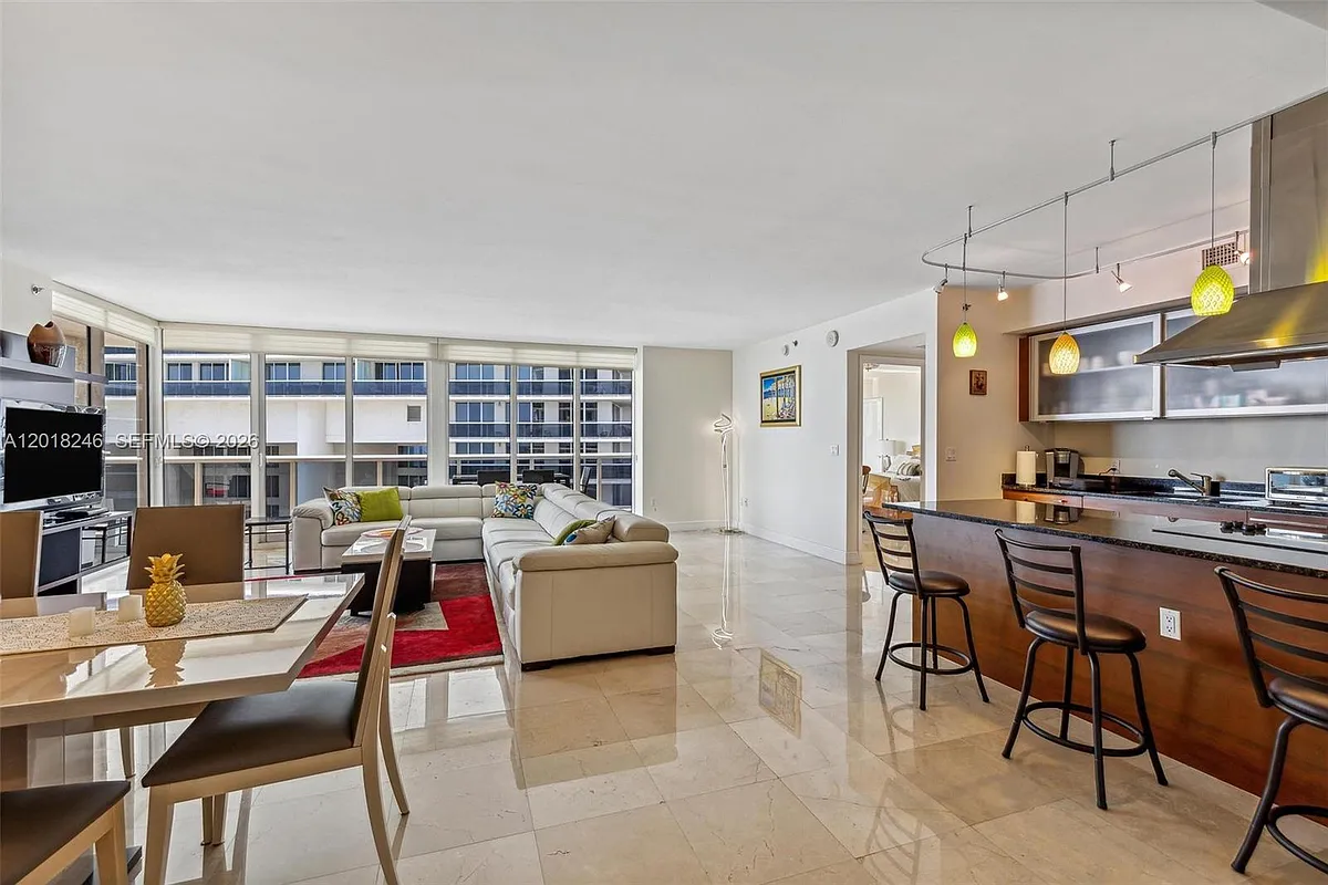 Building Photo - 1800 S Ocean Dr #1005