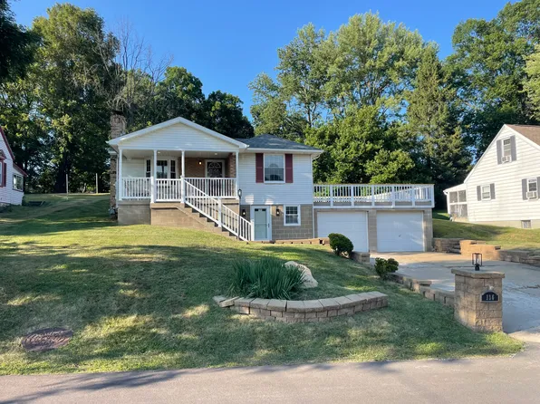 136 W Shaffer Rd, Aliquippa, PA 15001