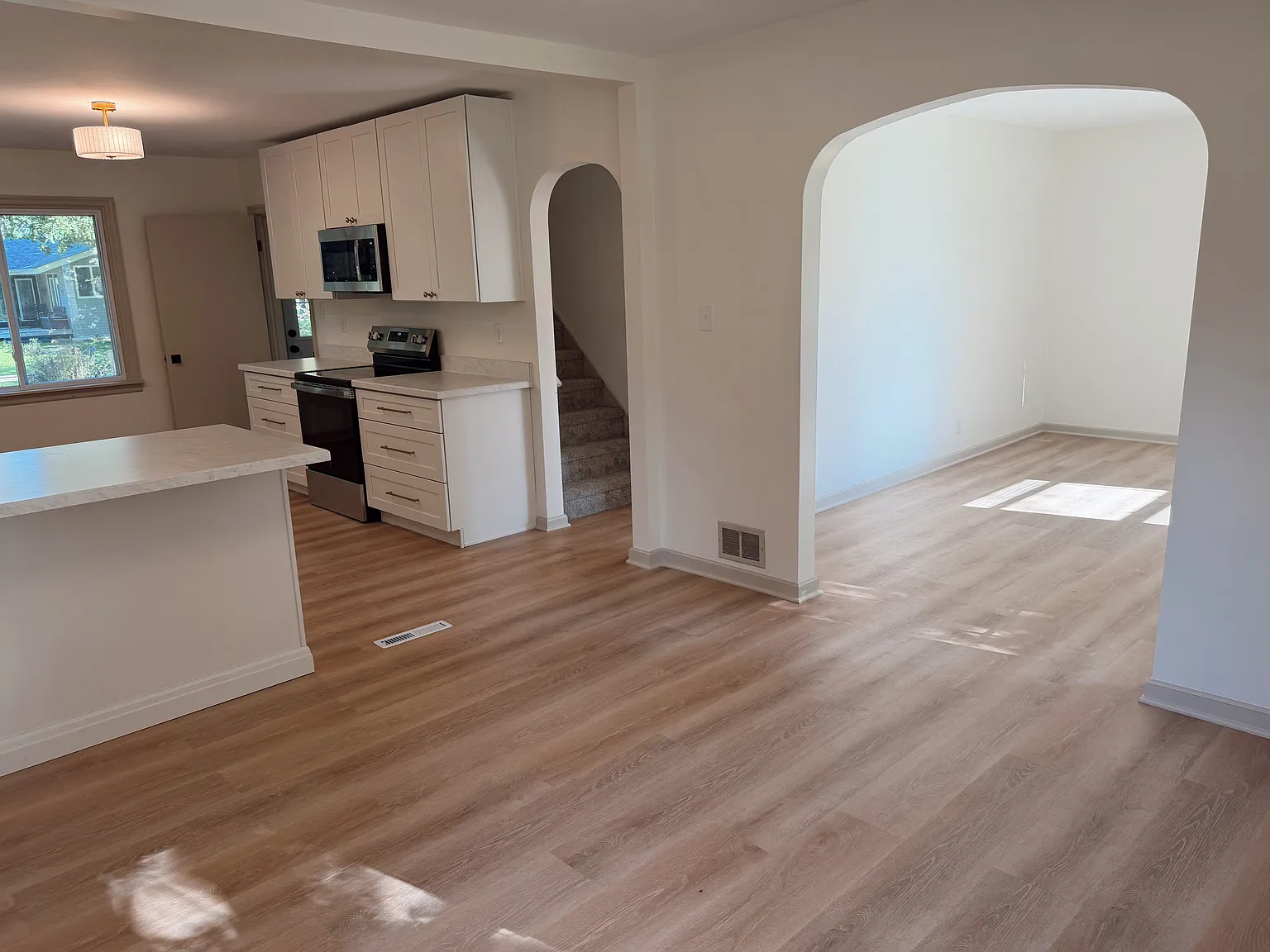 3 bed, 1378 sqft, $1,895 — Photo 4