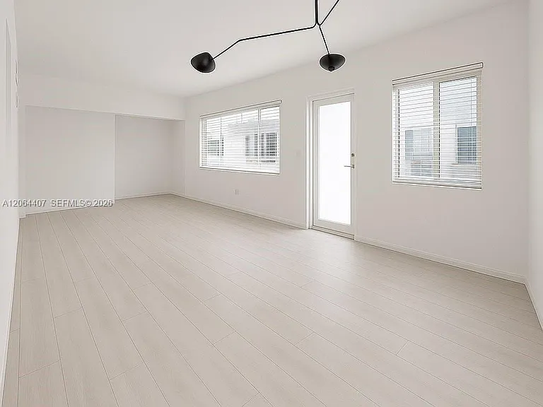 1110 Venetian Way #2B — Photo 4