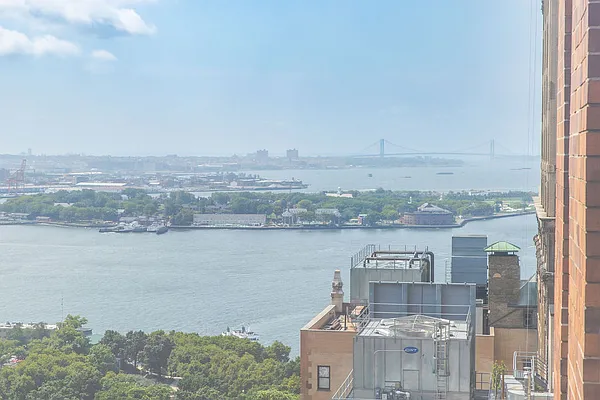 Rented by New York Residence | media 12