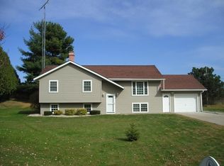 593 Graf Ct, Durango, IA 52039