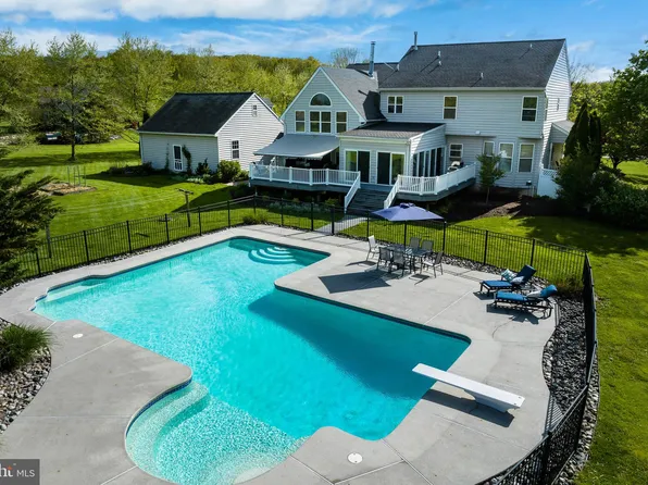 24 Highgate Cir, Spring City, PA 19475