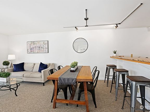4th image of 1700 Bellevue Avenue #404