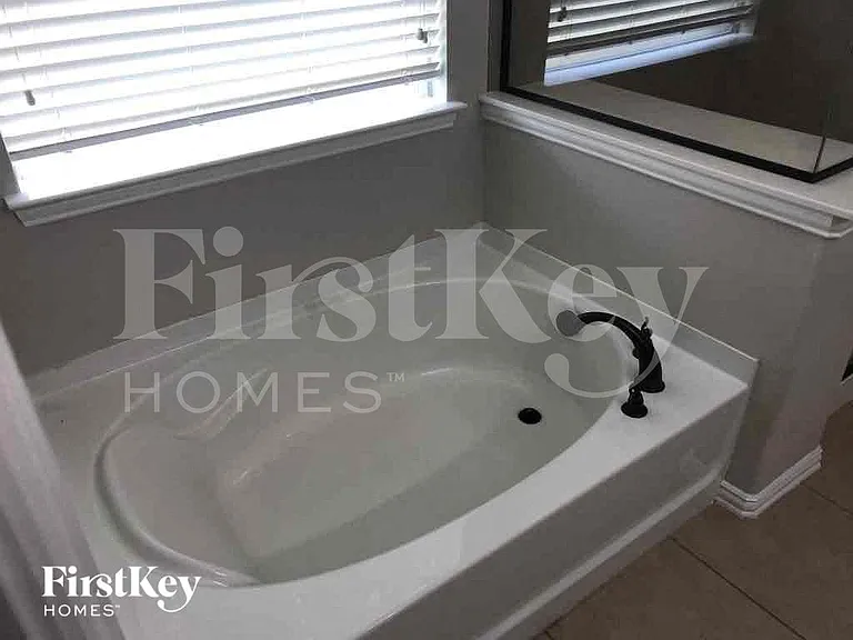 612 Celeste Ln — Photo 22