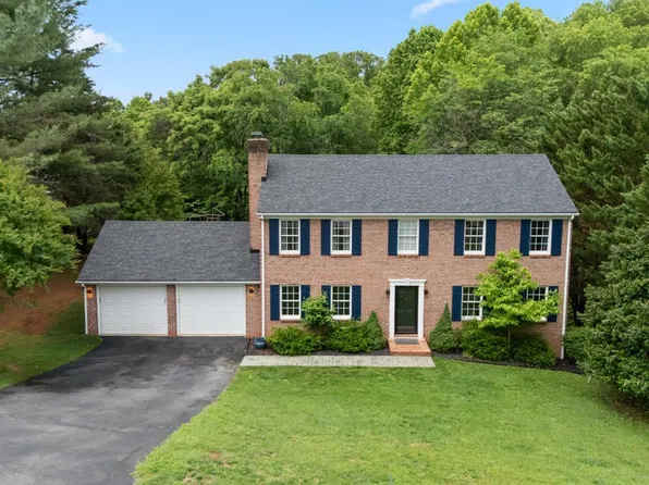 2002 Weatherhill Rd, Forest, VA 24551
