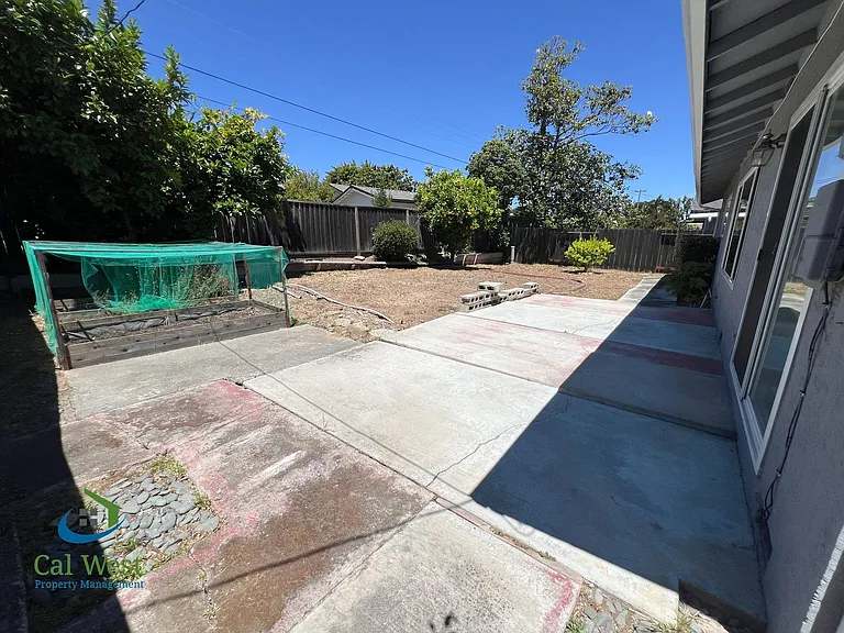 1567 Oriole Ave — Photo 27