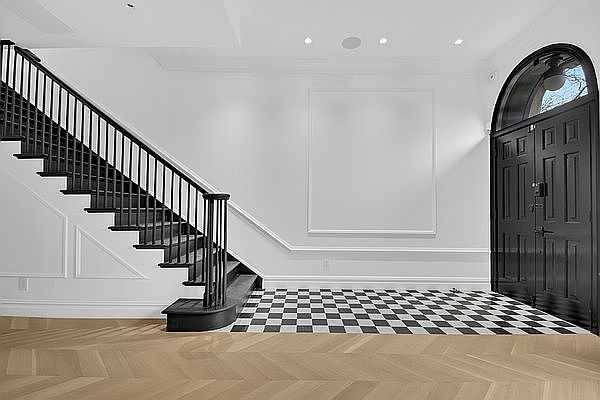 1st image of 261 Clifton Pl #2