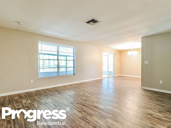 4th image of 15937 Winding Dr