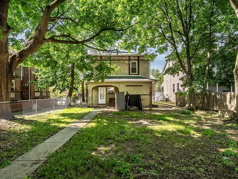 332 W Washington St — Photo 24