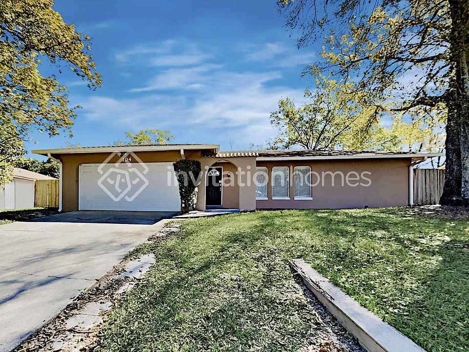 1st image of 104 Sunset Dr