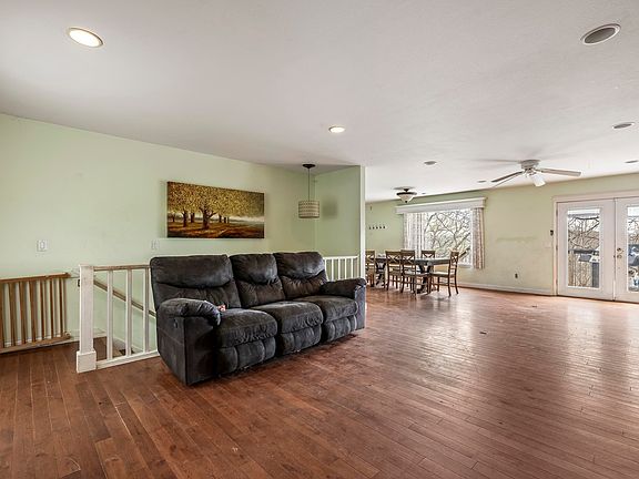2nd image of 13638 Spring Rd