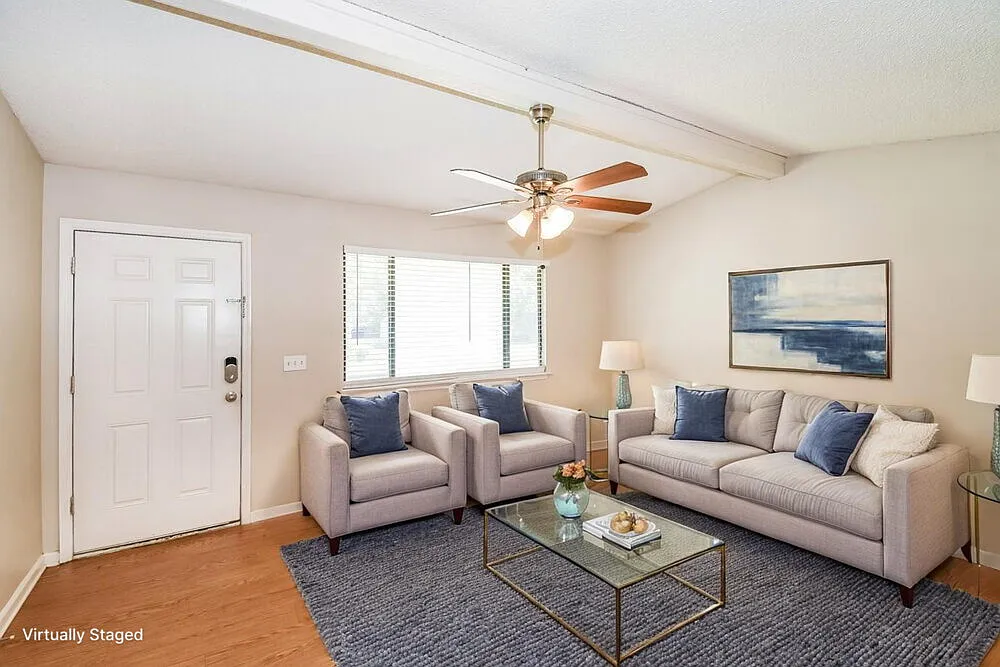 3 bed, 2.0 bath, 1260 sqft, $1,560 — Photo 3