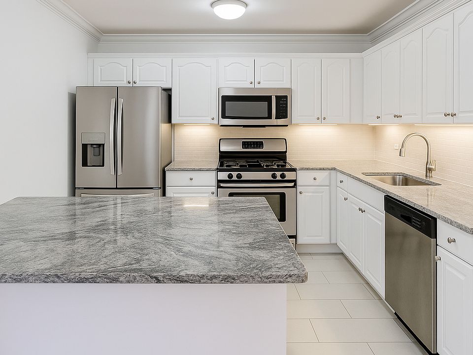 1st image of 155 W 68th St APT 208