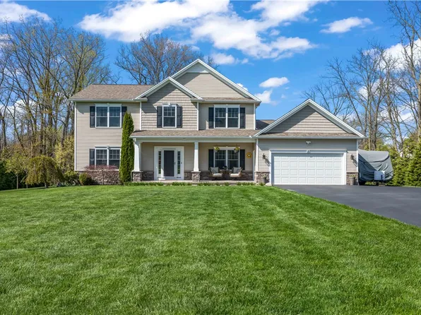 2 Calebs Trl, Spencerport, NY 14559