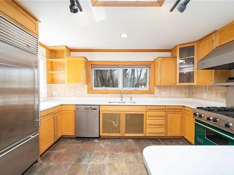 Darwood Pl — Photo 9
