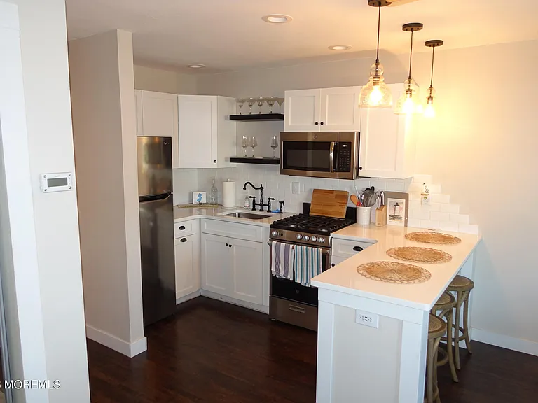 709 Ocean Ave #8 — Photo 4