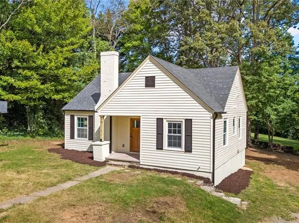 5711 Ruth Ct, Winston Salem, NC 27105