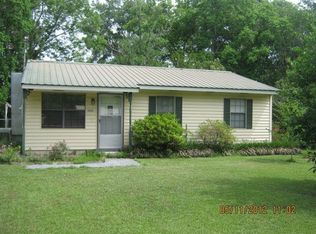 1303 Fairview Dr, Waynesboro, MS 39367