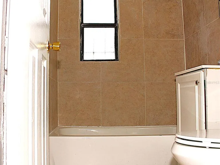 520 Hacienda Ct — Photo 15