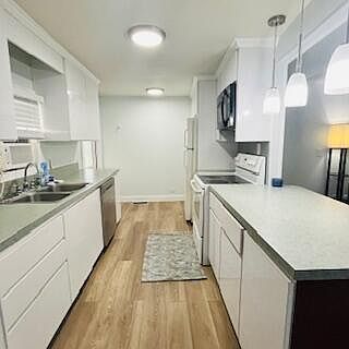 3rd image of 6308 S Ash Lane